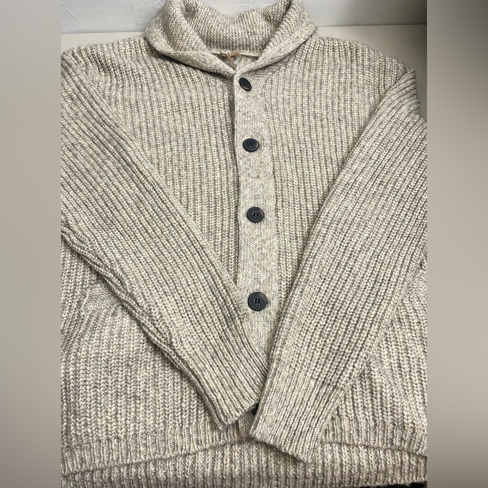 Cream and white knit sweater #knitwear schoott